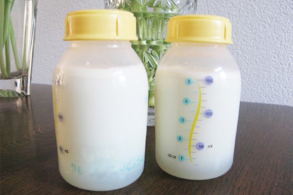 Замена грудному молоку - искусственная смесь
