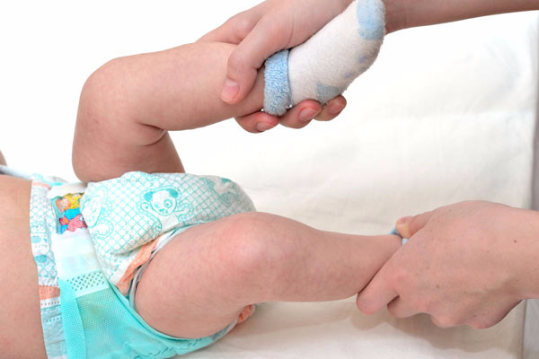 Зарядка для ног у младенцев 